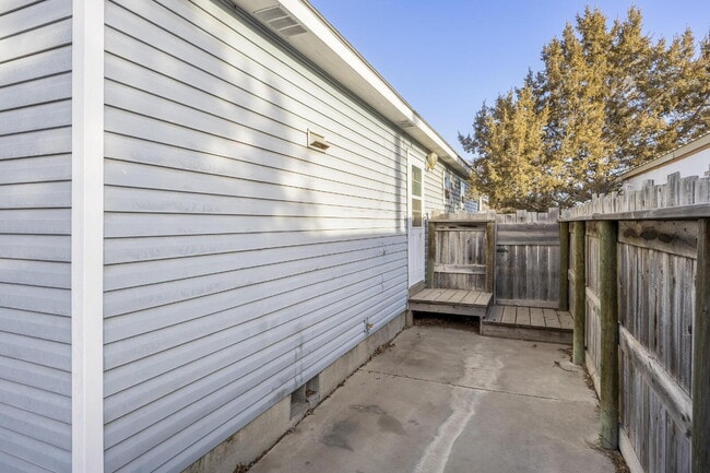 Building Photo - Comfort, Character & Extra Space