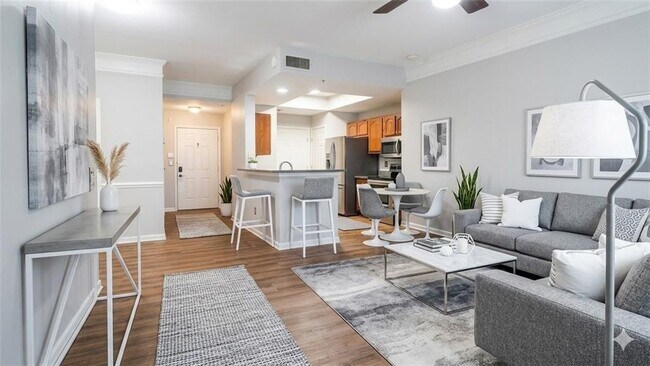 Building Photo - 2700 Pine Tree Rd NE