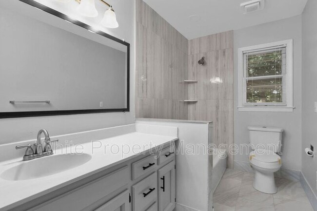 Building Photo - 1116 Reverdy Ln