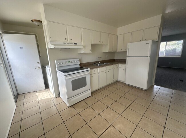 Building Photo - Affordable 2 Bed/1 Bath Condos in Eastboro...