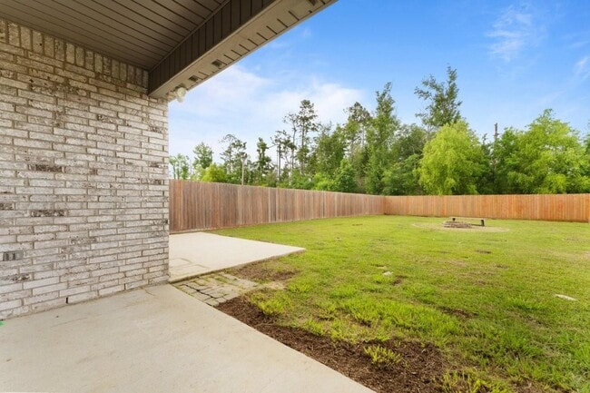Building Photo - 1647 Reserve Dr