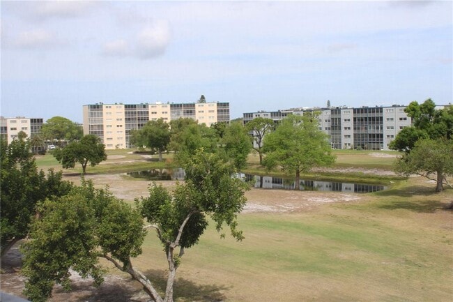 Building Photo - 4240 Ironwood Cir