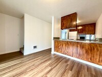 Building Photo - **FREE FIRST MONTH'S RENT** Updated Townhouse in the Heart of Garden Home~ New LVP Flooring~ Wash...