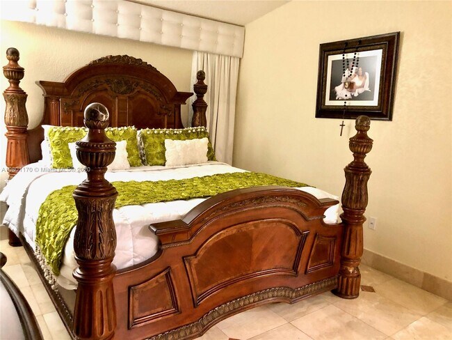 Building Photo - 14891 SW 141st Ter