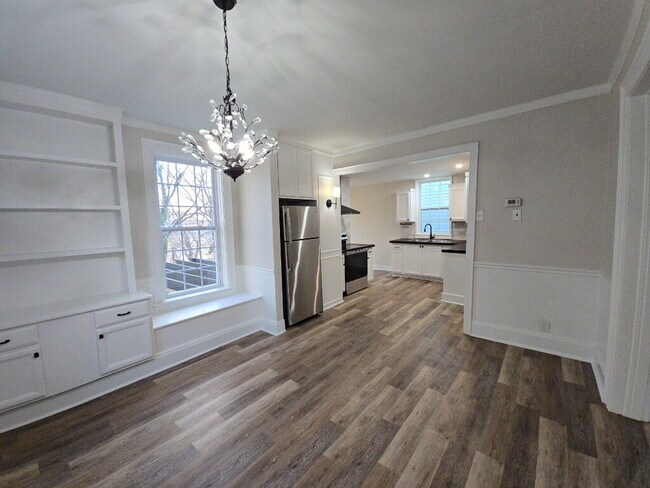 Building Photo - 310 N C St