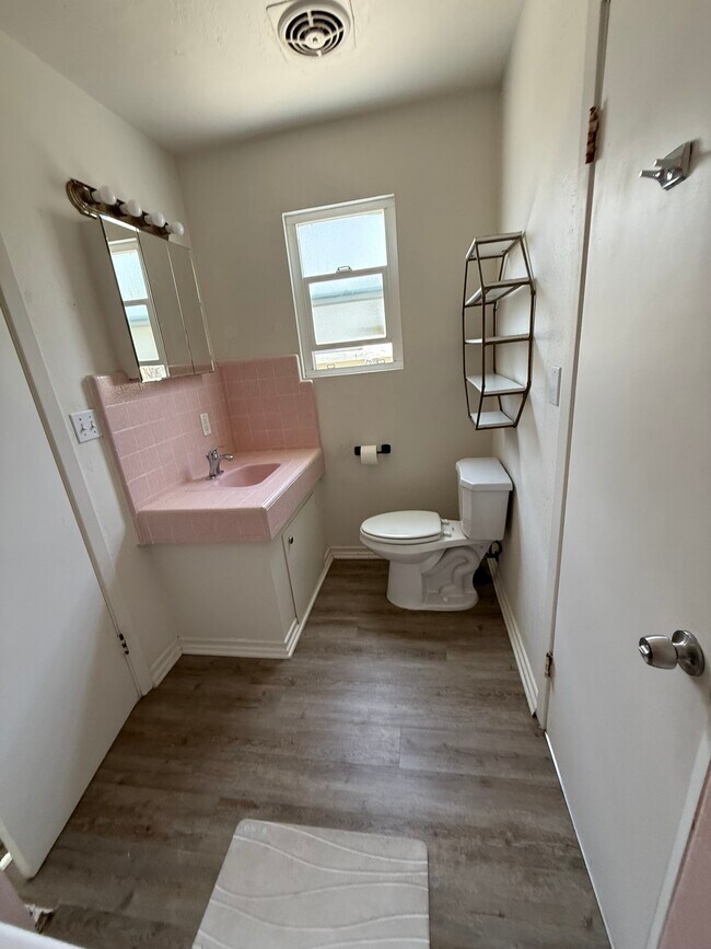 Bathroom - 3325 S Carolina St