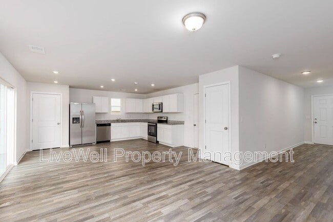 Building Photo - 30 Stevens Cv Dr