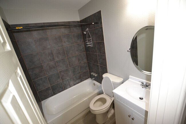 Building Photo - Must See!  Newly remodeled, 3 bdroom, 1.5 bath home in Mayfair North Subdivision