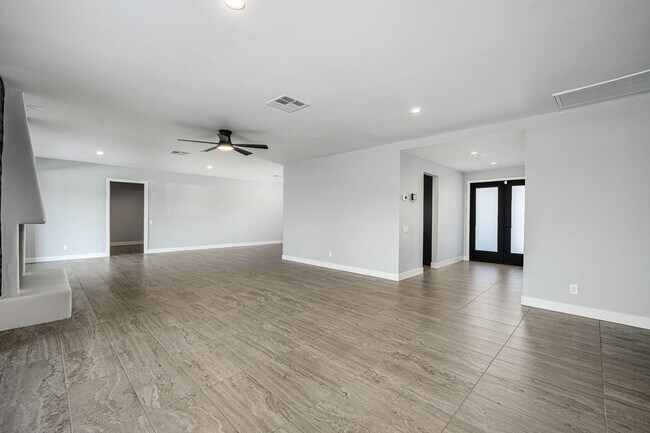 Building Photo - 79869 Hummingbird Ln