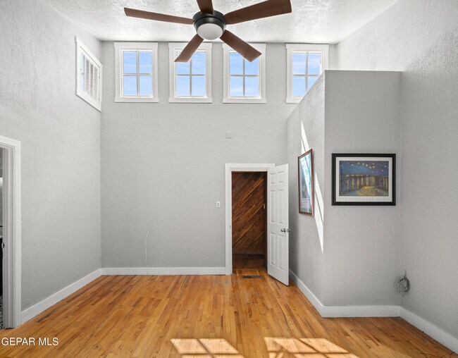 Building Photo - 515 Gregory Ave