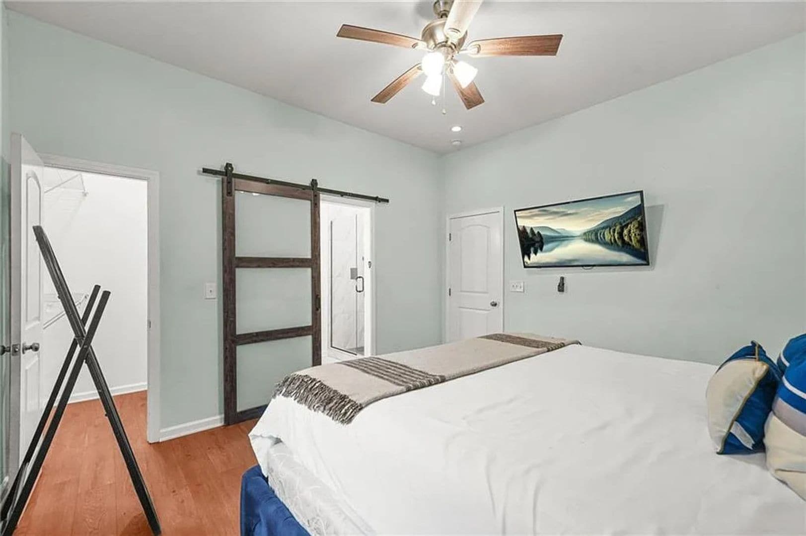 Building Photo - 805 Coleman St SW