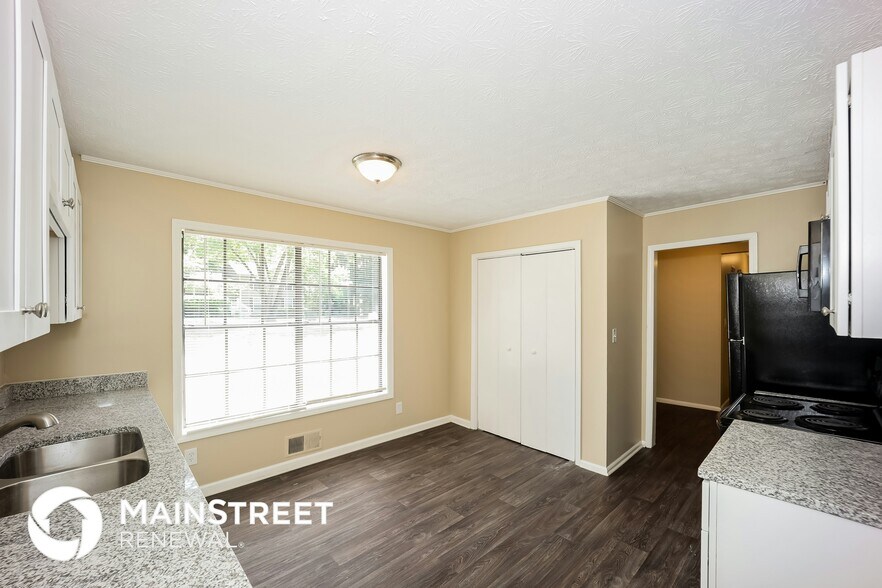 Building Photo - 6841 Cedar Dr