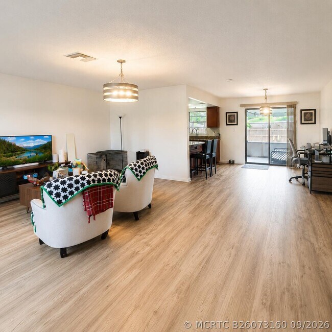 Building Photo - 5605 Winter Garden Pkwy