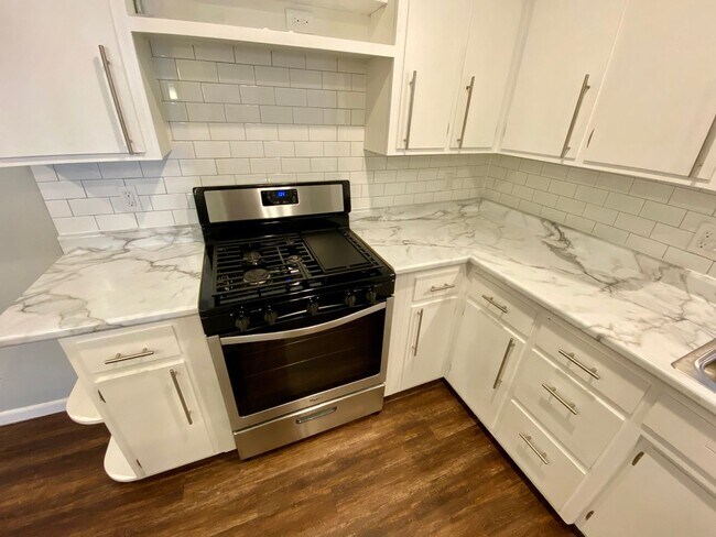 Building Photo - Remodeled Westgate Home with Attached Prof...