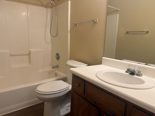 Building Photo - 2540 Barnesdale Wy