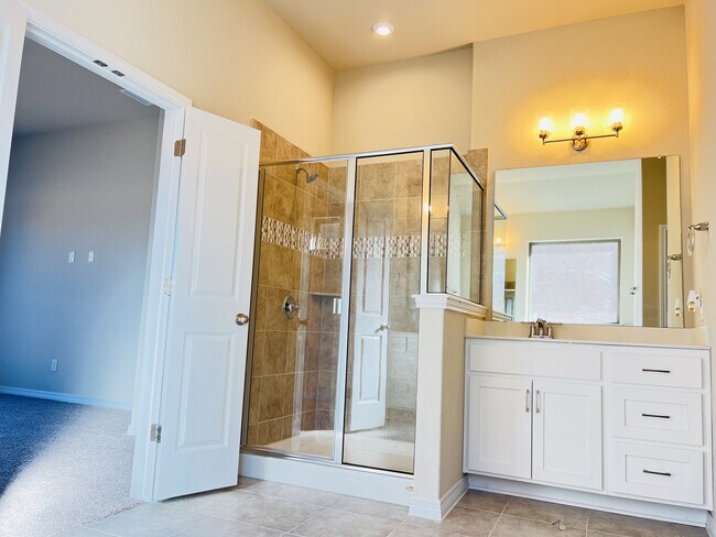 Building Photo - 3712 Fieldfare Dr