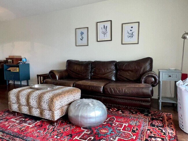 Building Photo - 2828 Casita Way