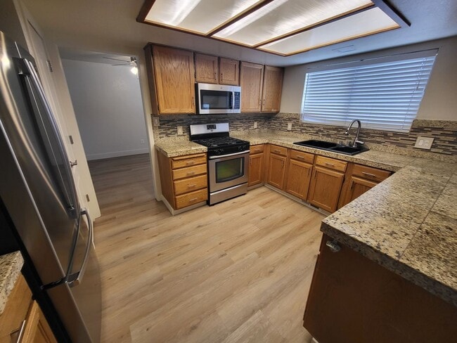 Building Photo - 3110 Oreana Dr