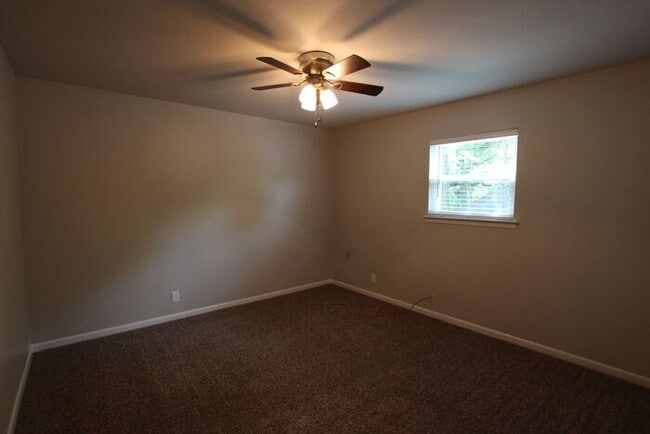 Building Photo - Available Now! Recently remodeled 3/2 in T...