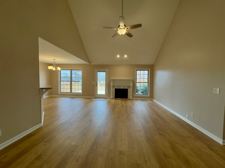 Building Photo - 2013 Smith Cir