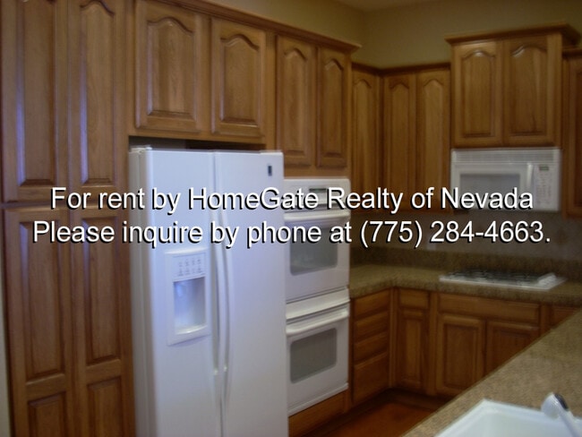 Building Photo - Beautiful Fleur de Lis townhome, Gated Community!