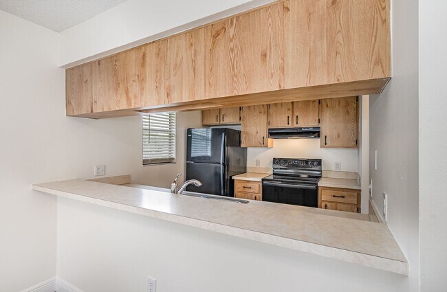 Building Photo - 2290-2296 Fox Hollow Dr.