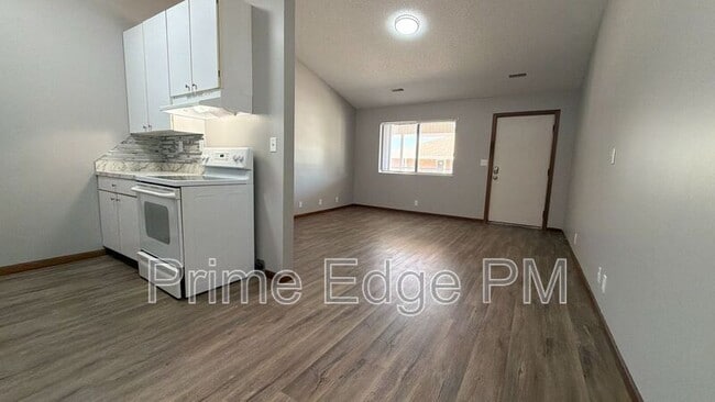 Building Photo - 4621 Prescott Ave