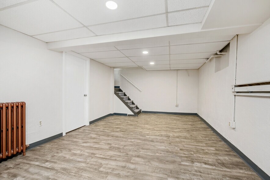 Building Photo - 227 45th St