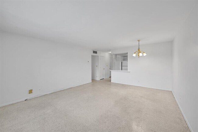 Building Photo - 2624 NE 32nd St