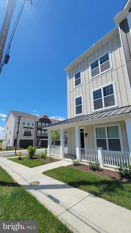 Building Photo - 41 Ways Ln