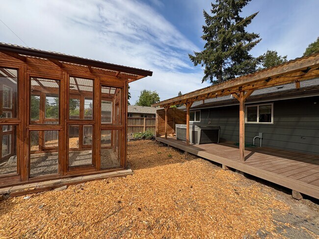 Building Photo - 3230 Onyx St
