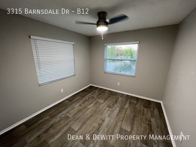 Building Photo - 3315 Barnsdale Dr