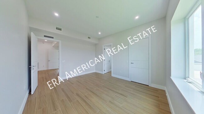Building Photo - 5487 Cimmeron Ct