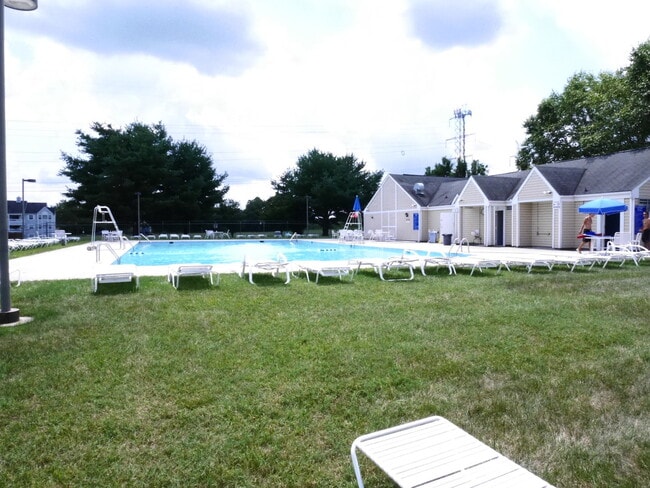 Building Photo - 2 Bedroom Condo Located in Villages of Montgomery Run- Ellicott City