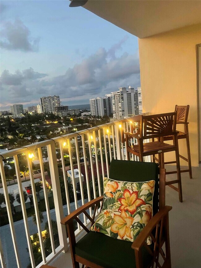 Building Photo - 1200 Hibiscus Ave