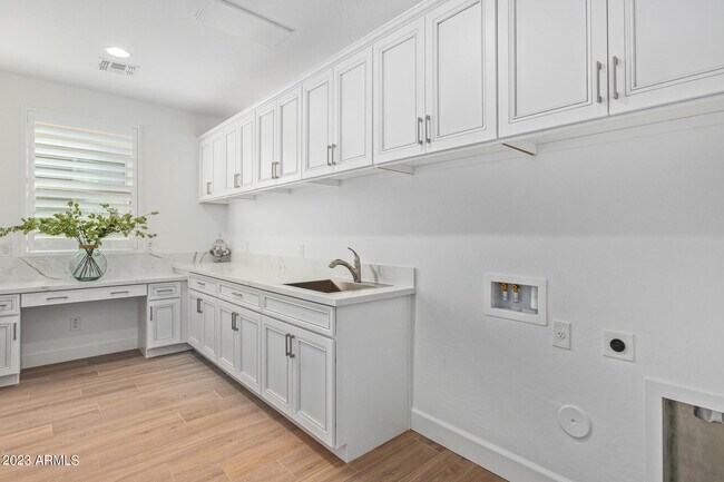 Building Photo - 37100 N Gantzel Rd