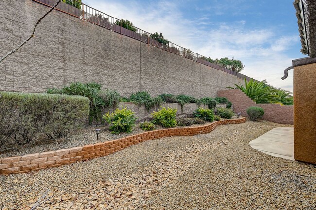 Building Photo - 2/2 BEAUTIFUL Single Story in Sun City Ant...