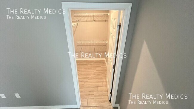 Building Photo - 270 Winfall Ave SW