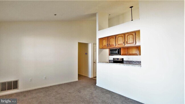 Building Photo - 621 Himes Ave