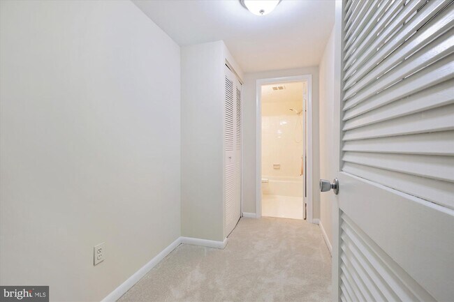 Building Photo - 10655 Montrose Ave