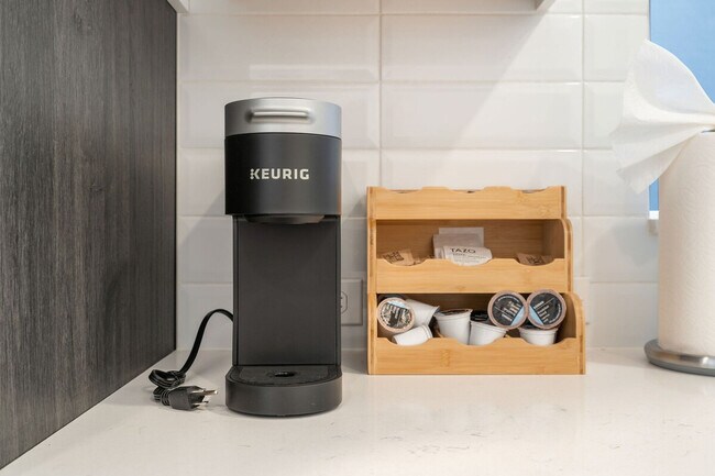 Building Photo - 1835 14th Ave