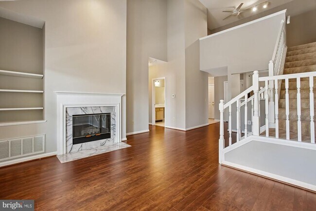 Building Photo - 14301 Grape Holly Grove