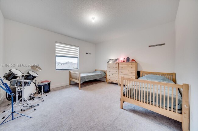 Building Photo - 4416 SW 174th Ave