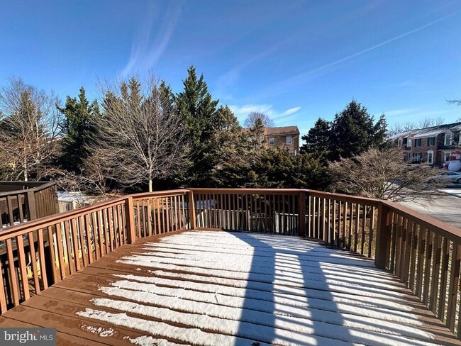 Building Photo - 42 Victoria Square