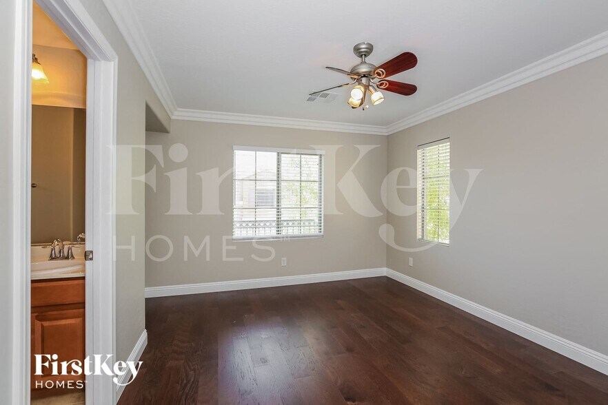 Building Photo - 5948 Magic Oak St