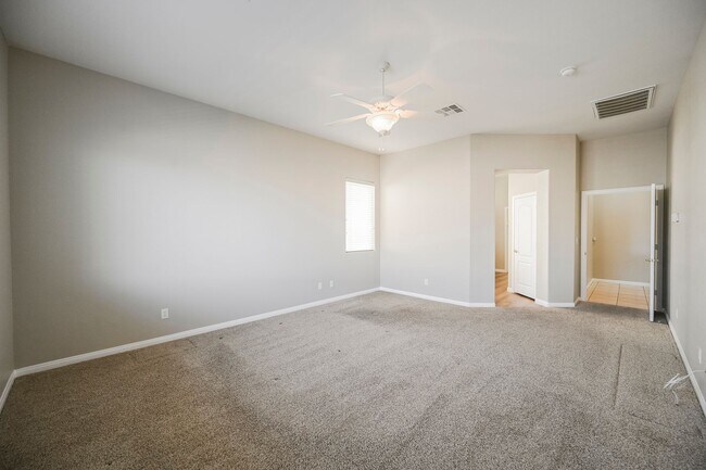 Building Photo - 2716 Thomasville Ave