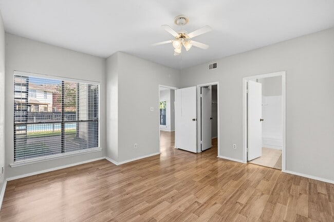 Building Photo - 6602 Harbor Town Dr