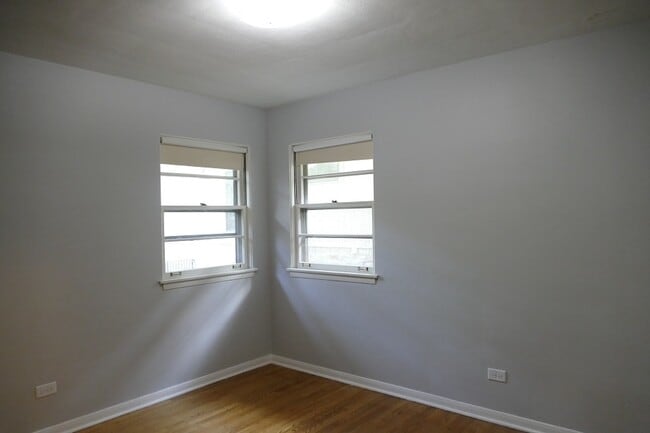 Building Photo - 5507 S Washington St