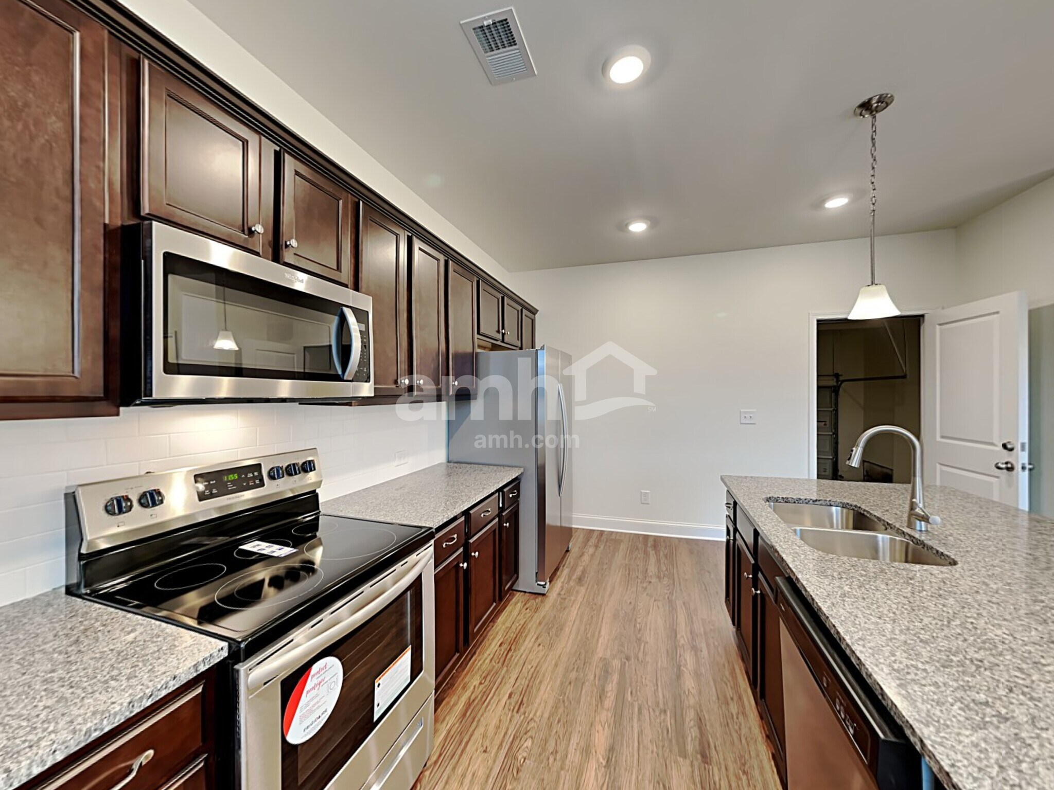 Building Photo - 8112 Brookbend Dr