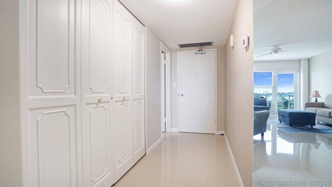 Building Photo - 3550 Galt Ocean Dr